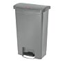 Slim Jim Step On container Front Step kunststof 50 ltr, Rubbermaid, model: VB 224467, grijs